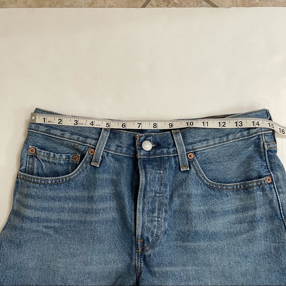 Levi’s Button Fly High Rise Denim Shorts size 27. Womens - Picture 8 of 10